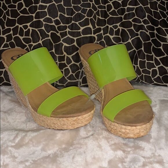 Gianni Bini Shoes   - Picture 1 of 6